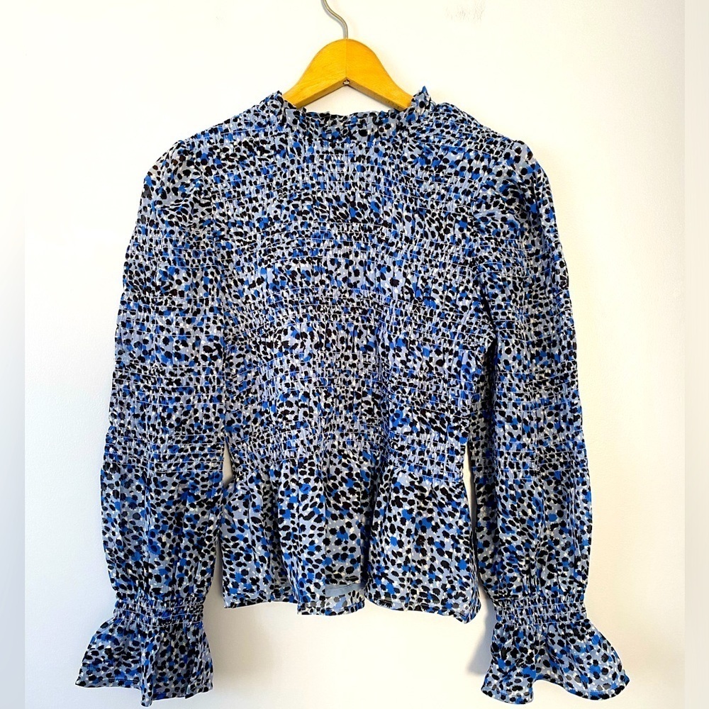 NWT Express Size XS Blue Leopard Print Smocked Balloon Sleeve Top, Keyhole Back
